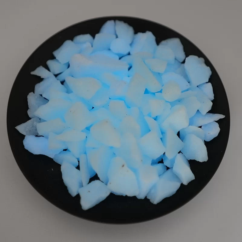 Podłoga ze sztucznego, kolorowego, świecącego kamienia