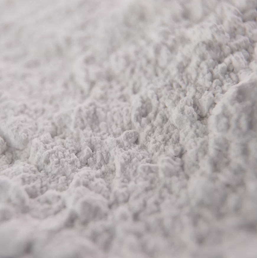 Stosowany w proszku w przemyśle budowlanym