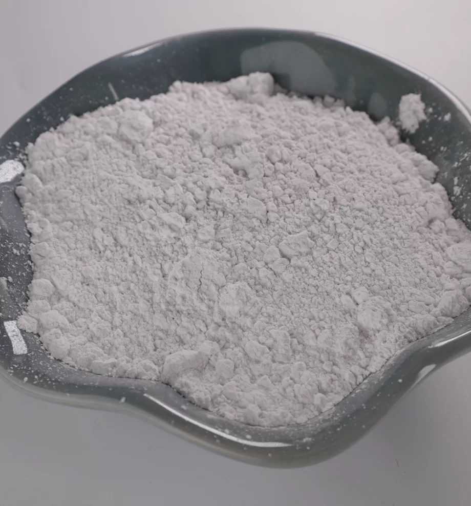 Stosowany w proszku w przemyśle budowlanym